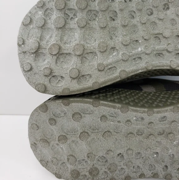 Blondo Sarah Thick Waterproof Camo Material Pull On Stretch Ankle Sneakers sz 9M - Picture 8 of 9